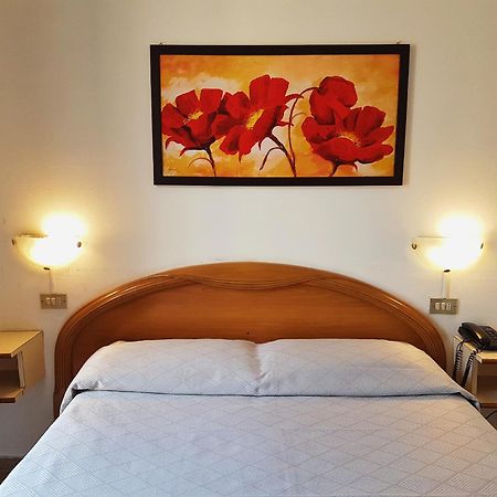 Hotel Boston มิลาน ภายนอก รูปภาพ