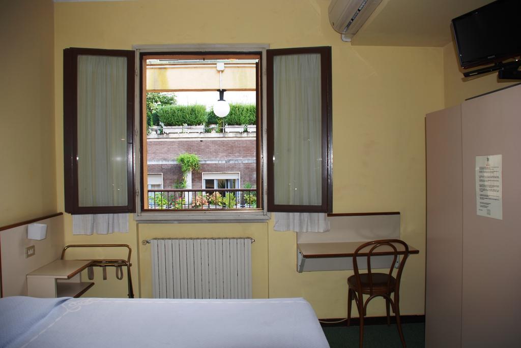 Hotel Boston มิลาน ภายนอก รูปภาพ